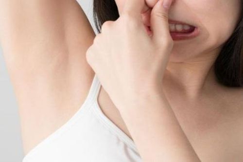 Hôi nách, cần làm gì trong mùa nóng?