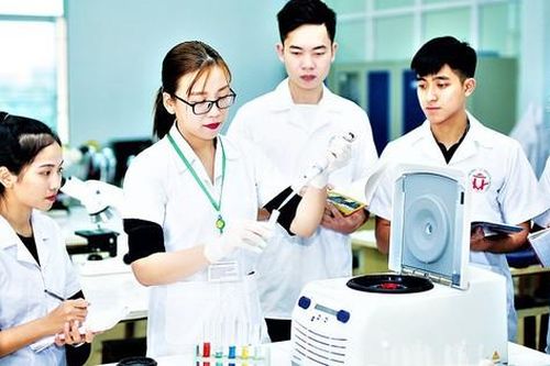 Học phí khối ngành Y Dược năm 2023: Trường cao nhất hơn 200 triệu đồng/năm