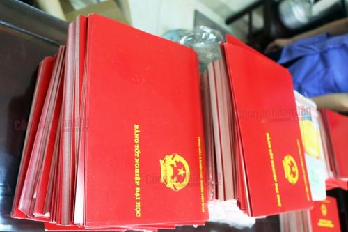 Đường dây sản xuất, tiêu thụ hơn 60.000 con dấu và tài liệu giả