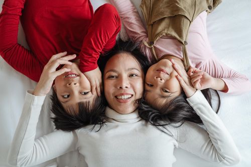 Bạc cả mái đầu khi mang thai, sinh con ở độ tuổi 40
