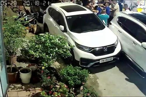 Công an vào cuộc vụ đánh hội đồng tài xế sau va chạm giao thông