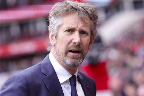 CĐV MU kêu gọi lãnh đạo chiêu mộ Van der Sar