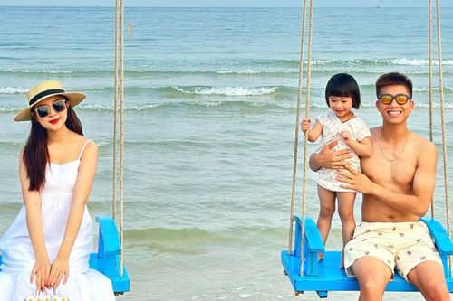 Vợ nhắc khéo chuyện chăm con, Phan Văn Đức trả lời 1 câu đúng kiểu 'lệnh ông không bằng cồng bà'