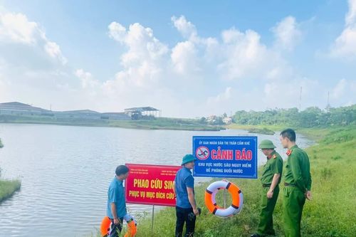 Tặng 3.200 vé tập bơi miễn phí cho học sinh có hoàn cảnh khó khăn