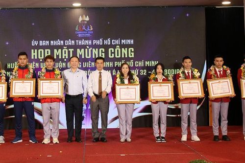 Mừng công huấn luyện viên, vận động viên đạt thành tích xuất sắc tại SEA Games 32