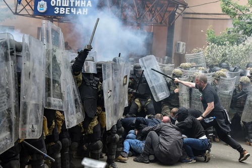 Quân sự thế giới hôm nay (30-5): Bạo loạn tiếp tục leo thang ở Kosovo