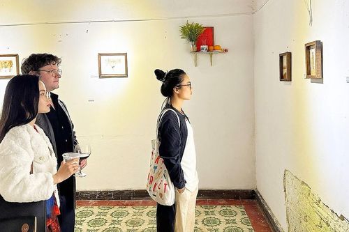 Lên rừng xem tranh