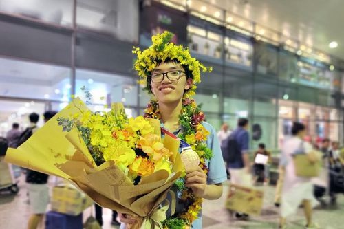 Bắc Giang khen thưởng HS có thành tích tại Olympic Vật lí châu Á