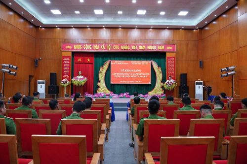 Bồi dưỡng, nâng cao tiếng DTTS cho cán bộ, chiến sĩ công an