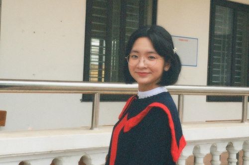 Nữ sinh tiêu biểu dân tộc Tày đam mê tiếng Anh
