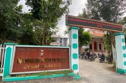 Bắt tạm giam chủ tịch và kế toán UBND xã tại An Giang