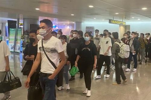 Đưa 60 người Việt được giải cứu khỏi sòng bạc Philippines về nước