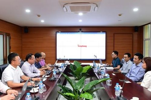 Giám đốc điều hành, phụ trách thị trường Việt Nam của Google làm việc với báo Tiền Phong