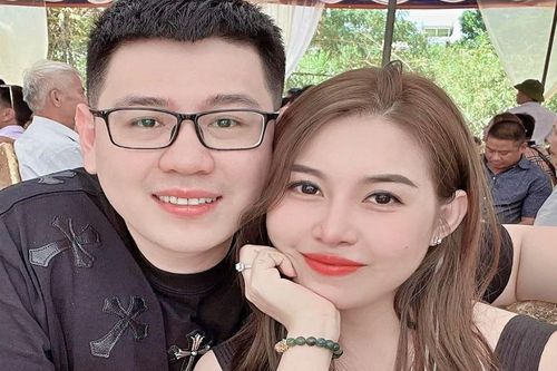 Vợ chồng hot TikToker xứ Nghệ mở bếp ăn 0 đồng cạnh cổng bệnh viện
