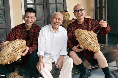 NTK Vũ Ngọc và Son chọn chợ Hội An làm show thời trang