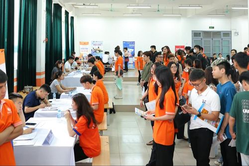 Hàng trăm cơ hội việc làm chờ đón sinh viên ĐH Đại Nam