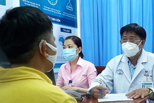 Điều trị thành công ung thư tinh hoàn cho bệnh nhân lưỡng giới