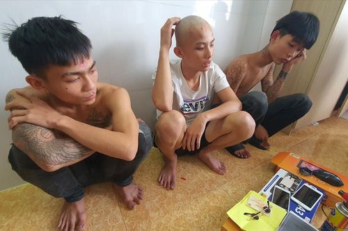 Bắt đối tượng trộm ô-tô và nhiều tài sản khác