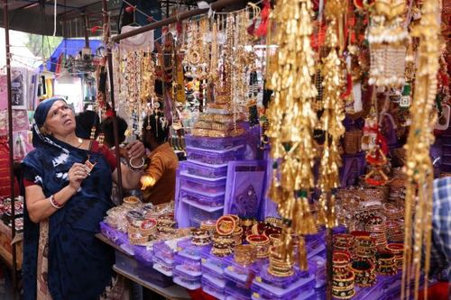 'Phao cứu sinh' của người lao động nghèo Ấn Độ trong nắng nóng