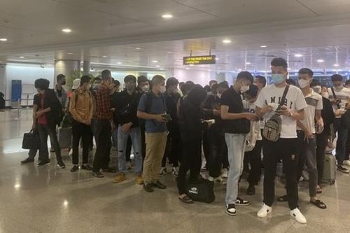 60 công dân Việt Nam được giải cứu ở Philippines đã về nước