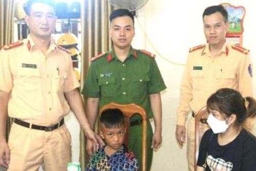 Cứu sống cháu bé ngã xuống sông Ka Long