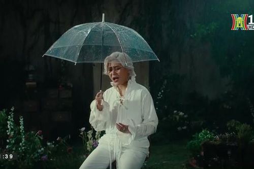 Vicky Nhung kể chuyện tình buồn trong MV mới