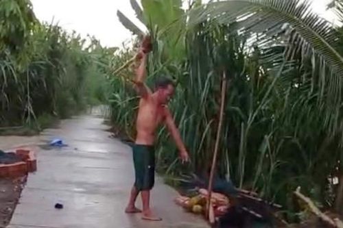 Xác minh làm rõ clip 'người chồng dùng chổi đánh vợ' gây phẫn nộ