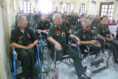 Gần 1,4 triệu người có công với cách mạng được nhận quà tặng của Chủ tịch nước