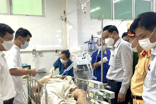 Ô tô khách đâm xe đi đám cưới: Không ngờ gặp nạn trong ngày vui của đồng nghiệp