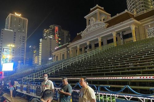 Đạo diễn tử vong khi ngã từ khán đài Festival biển