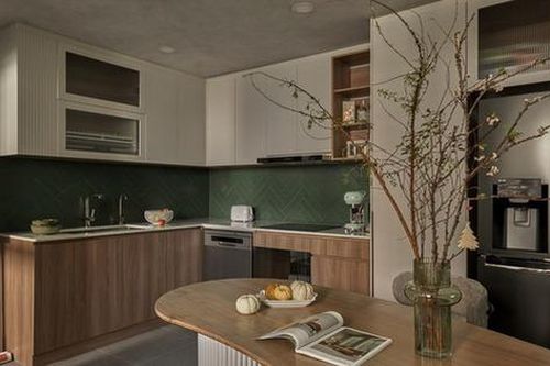 Căn bếp nhỏ đẹp như thiết kế 3D của cặp vợ chồng trẻ ở TP HCM