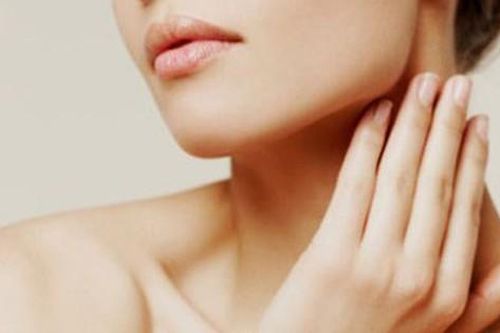 Chăm sóc da đừng quên phần da tay, da cổ
