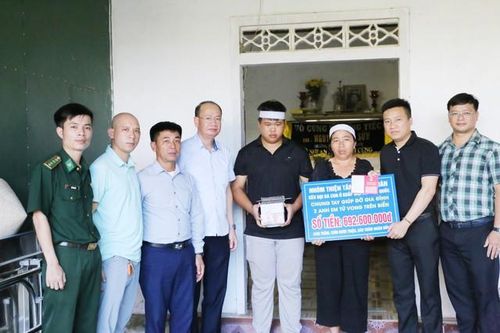 Trao gần 700 triệu đồng cho gia đình có hai anh em tử nạn trên biển