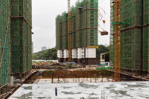 Những tòa nhà chọc trời trống không ở Nam Xương