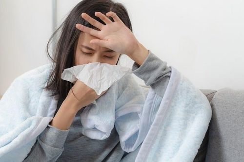 Cảm lạnh ảnh hưởng như thế nào đến mắt