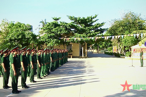 Kể chuyện về Bác dưới Quốc kỳ