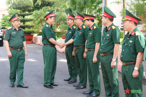 Thượng tướng Vũ Hải Sản kiểm tra và làm việc tại Binh đoàn 15