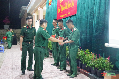 Ấm áp 'Đêm nghĩa tình đồng đội'