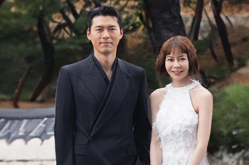 Hyun Bin hiếm hoi xuất hiện gây chú ý khi 'sánh đôi' bên 'nàng Hậu' Việt nổi tiếng về độ giàu có