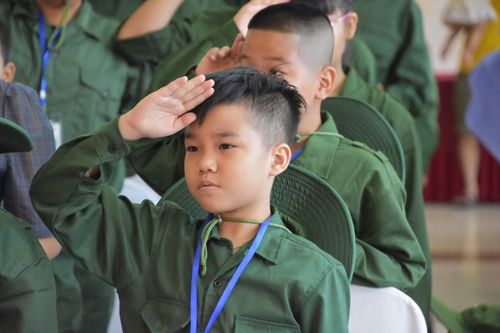 Điều cha mẹ cần làm trước khi cho con tham gia học kỳ quân đội
