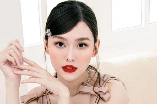 Nhan sắc 'vạn người mê' của Á hậu Tường San