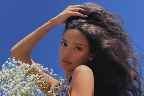 Cô gái Gen Z thu hút cả triệu lượt theo dõi nhờ trượt vai nàng tiên cá
