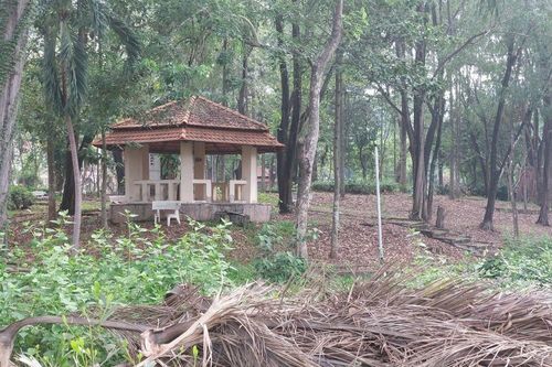 Cận cảnh công viên lớn nhất Bình Dương hoang tàn, ngập rác thải