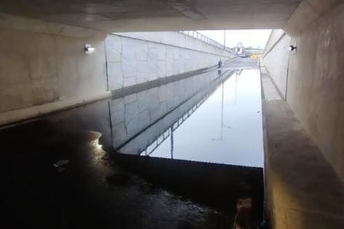 Máy bơm hỏng, hầm chui ở cửa ngõ phía đông TPHCM vẫn ngập nước