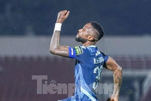 CLB TPHCM chơi thăng hoa, đè bẹp S.Đà Nẵng 5-1 trên sân nhà