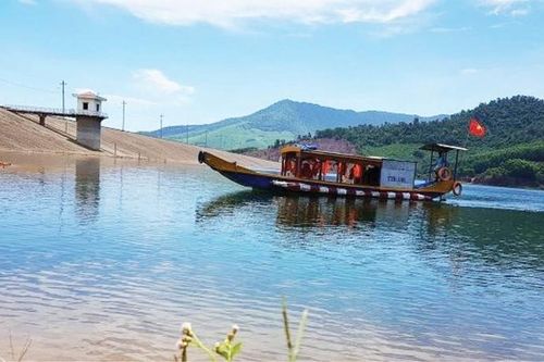 Hấp dẫn suối Tiên