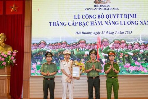 Giám đốc Công an tỉnh Hải Dương được thăng hàm đại tá trước niên hạn