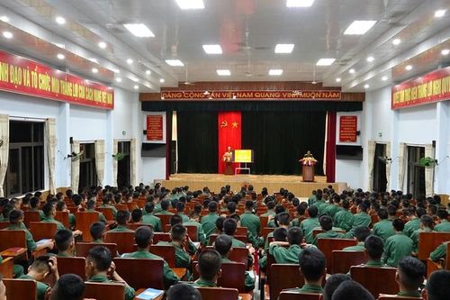 VKSQS khu vực 51 phối hợp tuyên truyền pháp luật tại Trung đoàn 971