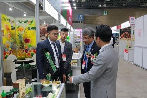 Hàng Việt hút khách tại triển lãm thực phẩm lớn nhất Hàn Quốc