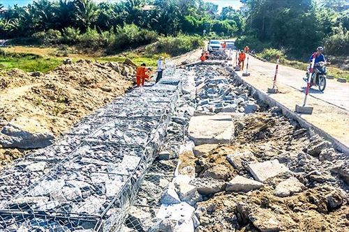 Khánh Hòa: Nhiều cầu tràn trên tỉnh lộ 8B xuống cấp nghiêm trọng